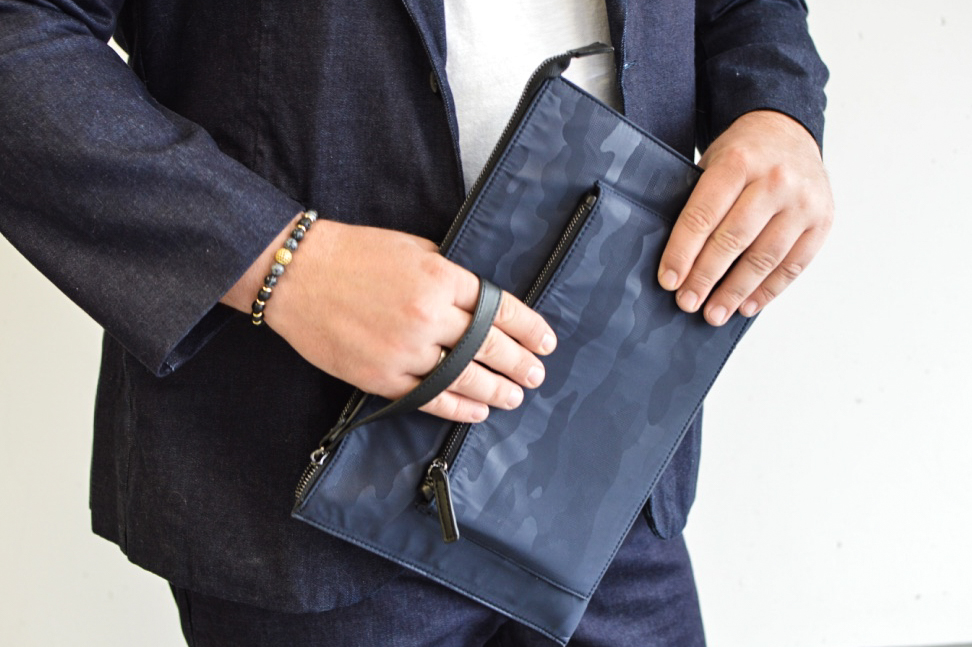 Useful or silly? Clutches for men - Extra Inches